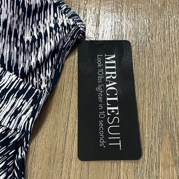 MiracleSuit Captivate One Piece Swimsuit size 10 - Picture 9 of 12